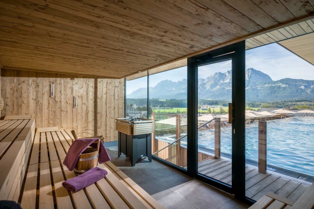Wellnesshotel mit Infinity Pool in Oberndorf in Tirol