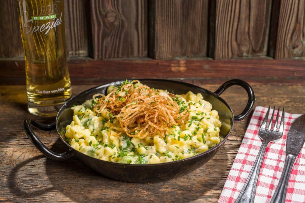 Restaurant Oberndorf in Tirol Menü Kaesespatzle - s`Liftradl